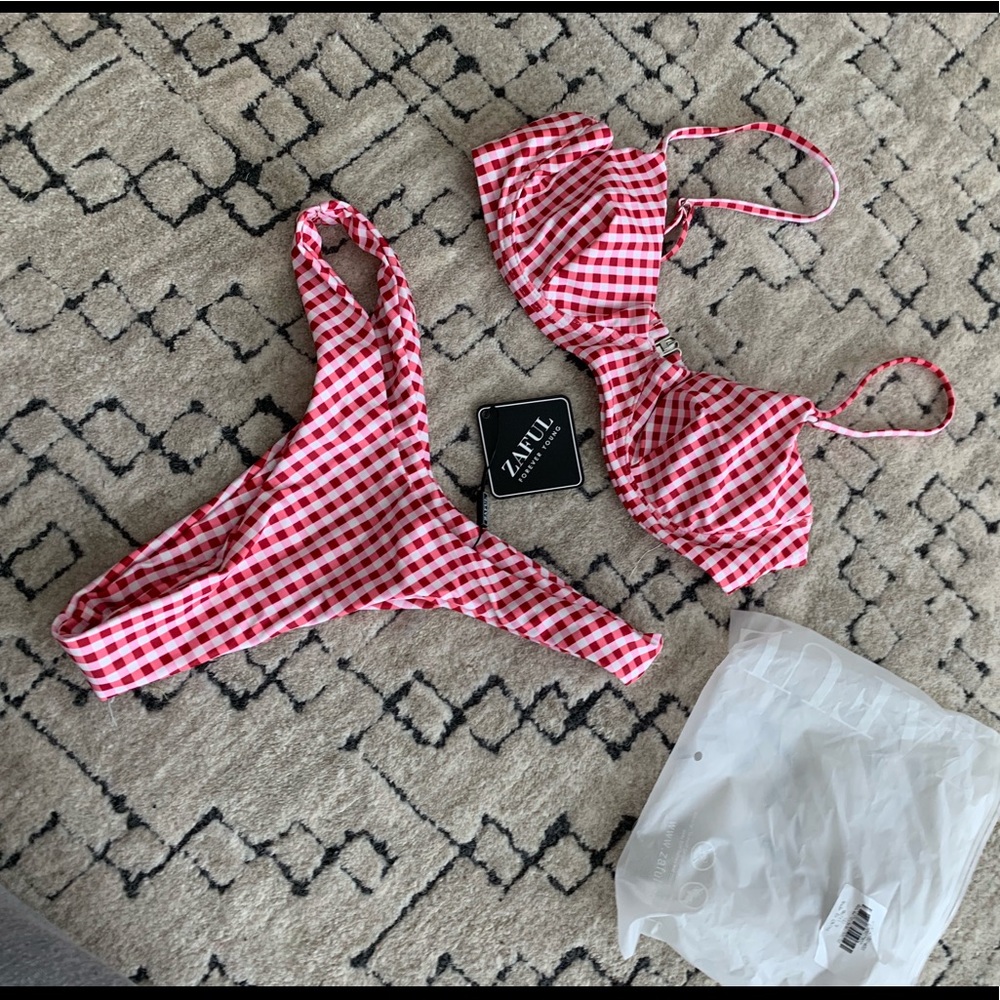Zaful Red Gingham Bikini with Underwire M
